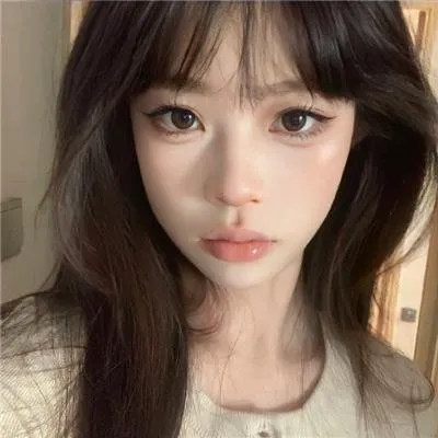甜宠漫改剧《女神降临》车银优文佳煐：丑小鸭靠化妆变身校花，两大男神神仙打架