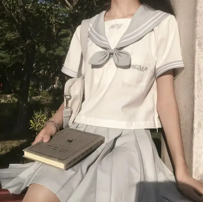 催泪治愈系动画《萤火之森》超清完整版：一生只能拥抱一次的爱情，太好哭了